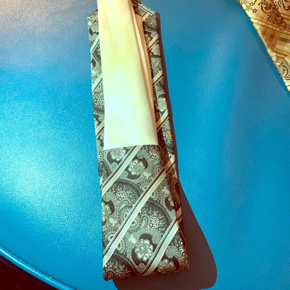Men’s tie